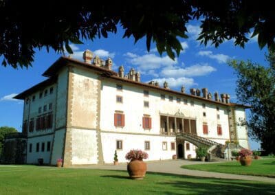 Villa Medici Façade wedding near Florence