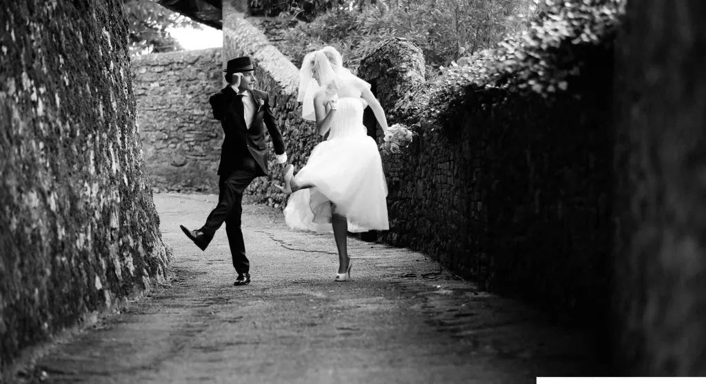 Wedding photographers white fashion photographer russian german citizens wedding in Volterra