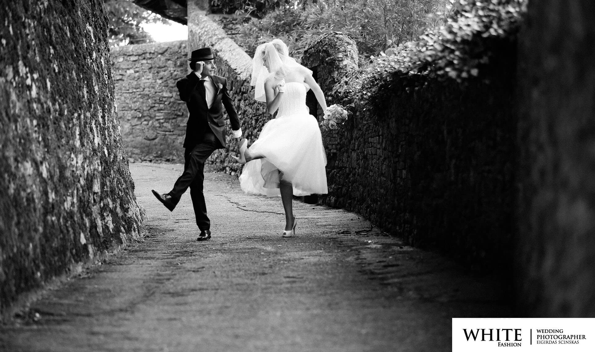 white fashion photographer russian german citizens wedding in Volterra
